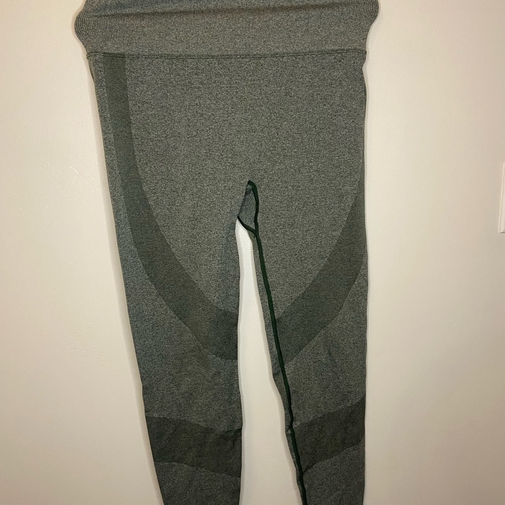 Victoria Secret PINK Active Leggings - Picture 2 of 6